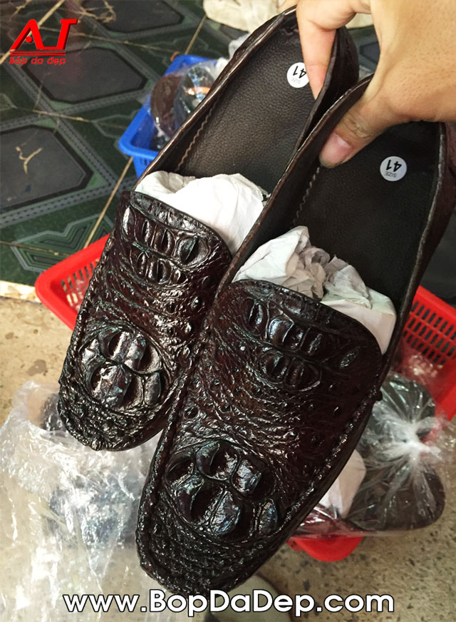 giày lười da cá sấu